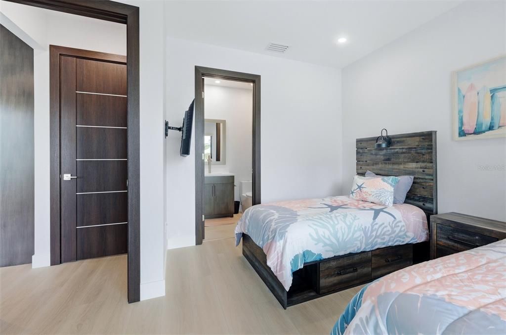 For Sale: $4,295,000 (4 beds, 4 baths, 2780 Square Feet)