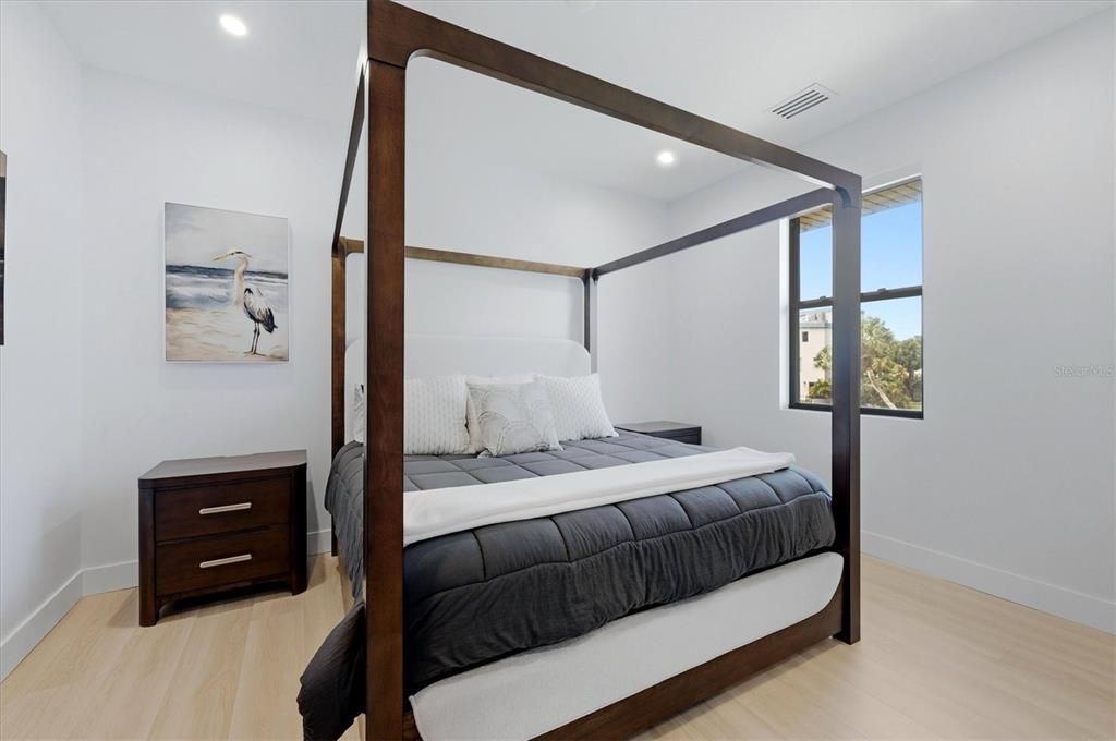 For Sale: $4,295,000 (4 beds, 4 baths, 2780 Square Feet)