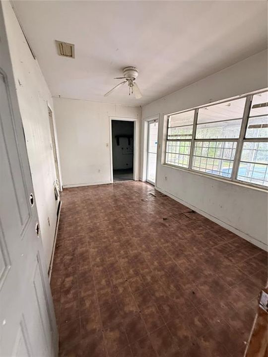 En Venta: $225,000 (3 camas, 2 baños, 1220 Pies cuadrados)