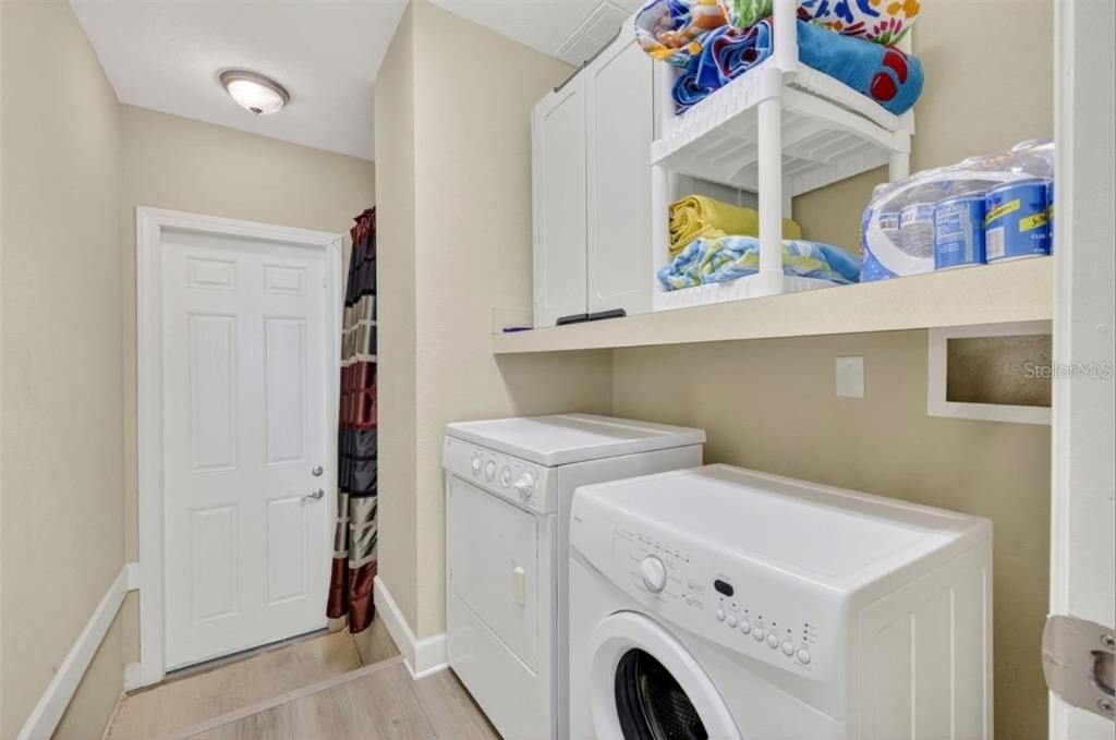 En Venta: $299,900 (3 camas, 2 baños, 2066 Pies cuadrados)