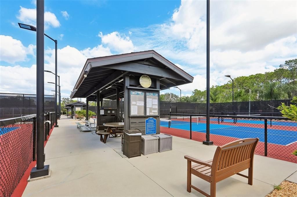 For Sale: $245,000 (2 beds, 2 baths, 1090 Square Feet)