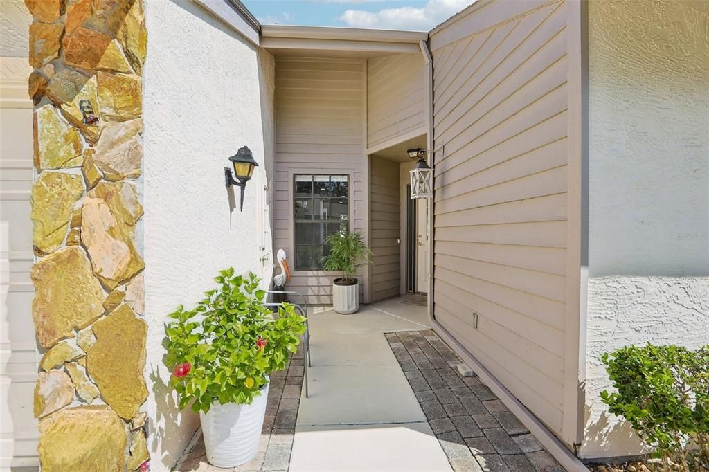 For Sale: $245,000 (2 beds, 2 baths, 1090 Square Feet)