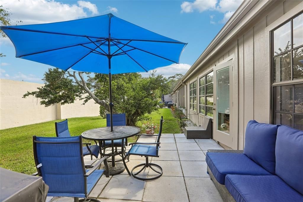 For Sale: $245,000 (2 beds, 2 baths, 1090 Square Feet)