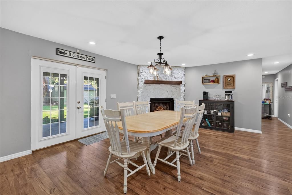 For Sale: $395,000 (3 beds, 2 baths, 1867 Square Feet)