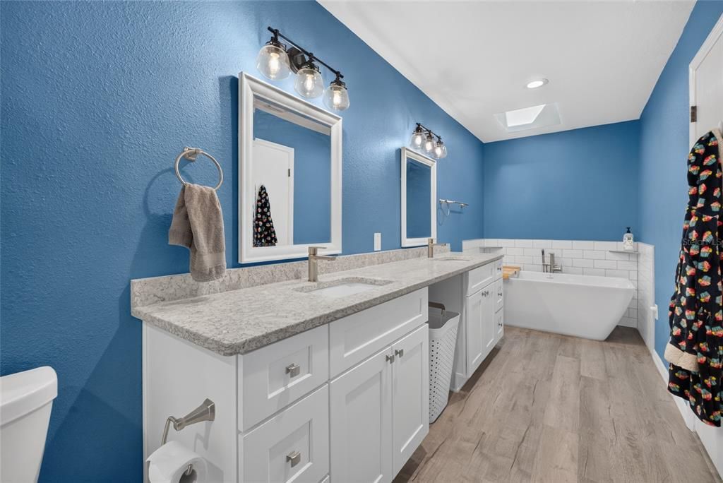 For Sale: $395,000 (3 beds, 2 baths, 1867 Square Feet)