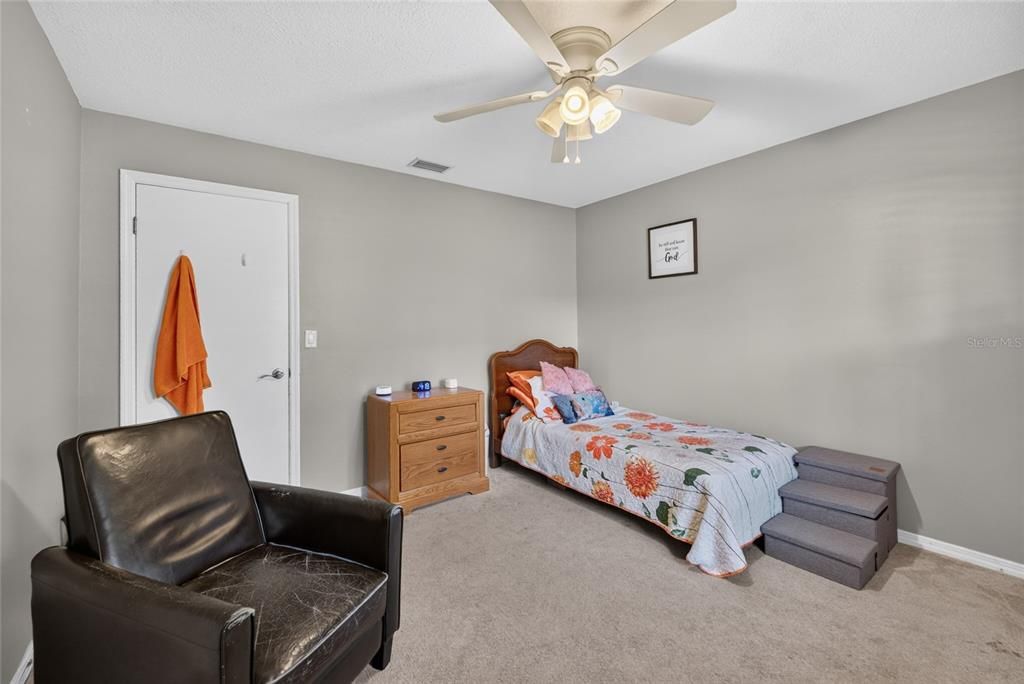 For Sale: $395,000 (3 beds, 2 baths, 1867 Square Feet)