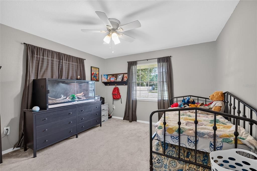 For Sale: $395,000 (3 beds, 2 baths, 1867 Square Feet)