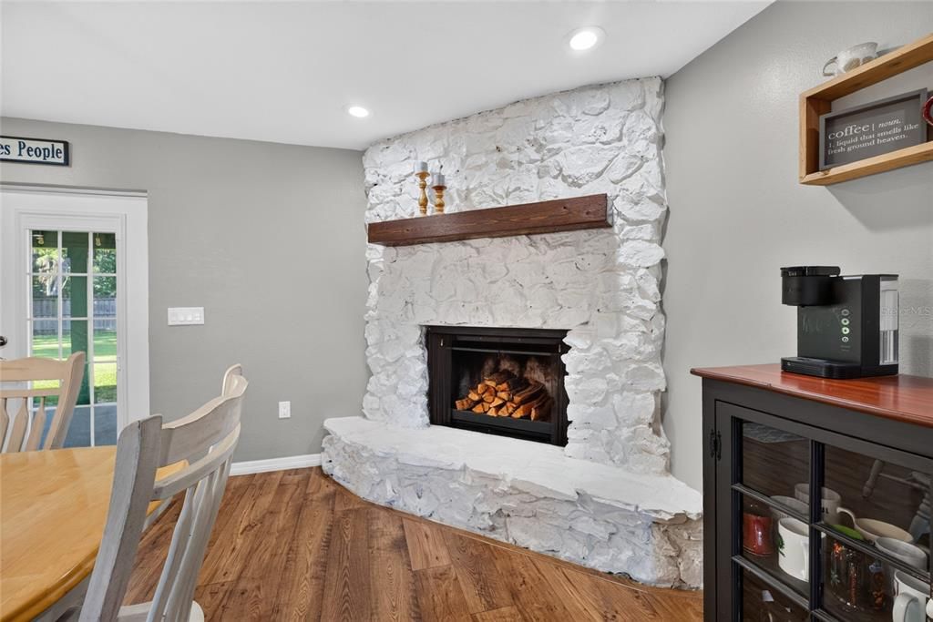 For Sale: $395,000 (3 beds, 2 baths, 1867 Square Feet)