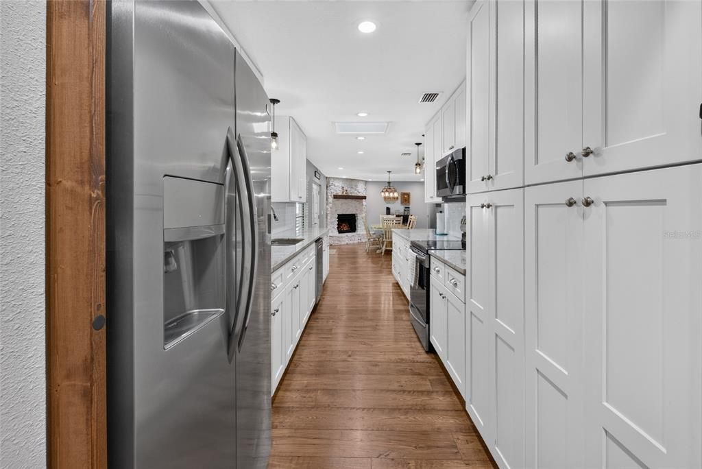For Sale: $395,000 (3 beds, 2 baths, 1867 Square Feet)