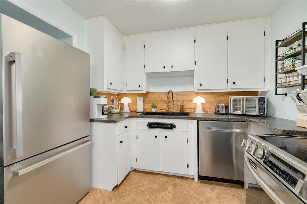 For Sale: $475,000 (4 beds, 2 baths, 1490 Square Feet)