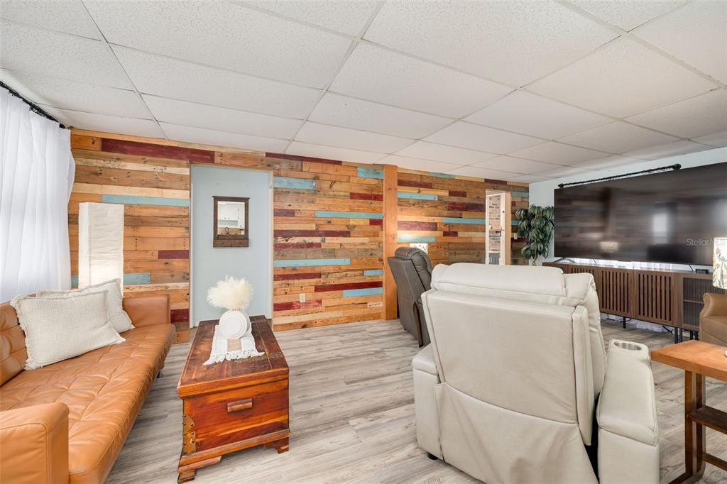 For Sale: $475,000 (4 beds, 2 baths, 1490 Square Feet)