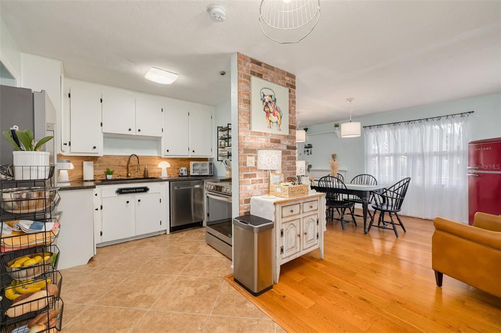 For Sale: $475,000 (4 beds, 2 baths, 1490 Square Feet)