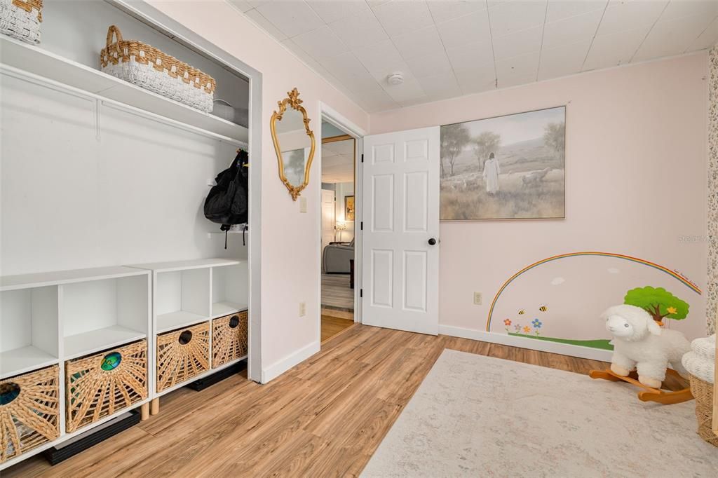 For Sale: $475,000 (4 beds, 2 baths, 1490 Square Feet)