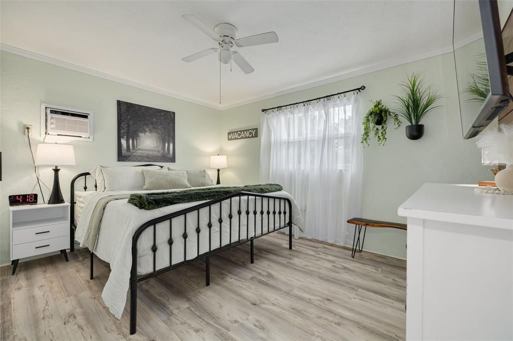 For Sale: $475,000 (4 beds, 2 baths, 1490 Square Feet)