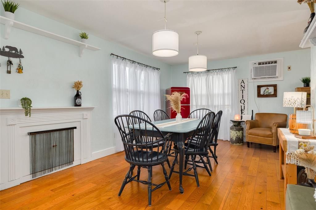 For Sale: $475,000 (4 beds, 2 baths, 1490 Square Feet)