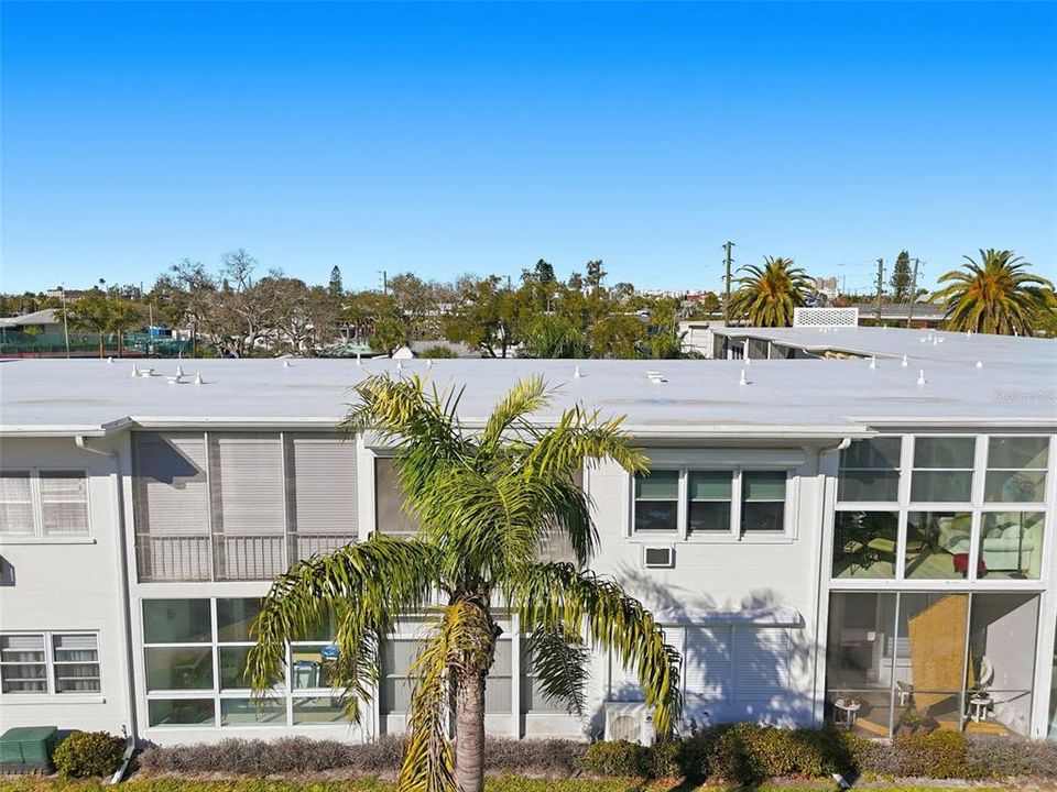 For Sale: $325,000 (1 beds, 1 baths, 675 Square Feet)