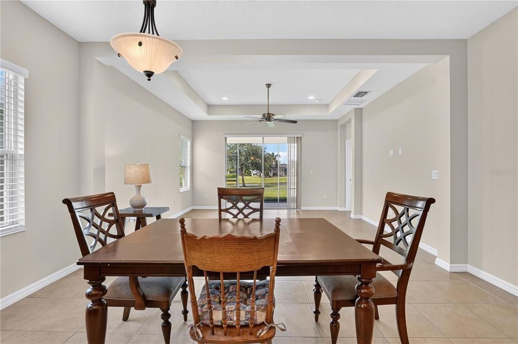 En Venta: $349,900 (3 camas, 2 baños, 1744 Pies cuadrados)
