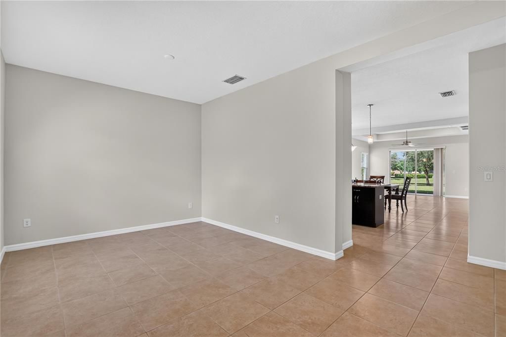 En Venta: $349,900 (3 camas, 2 baños, 1744 Pies cuadrados)