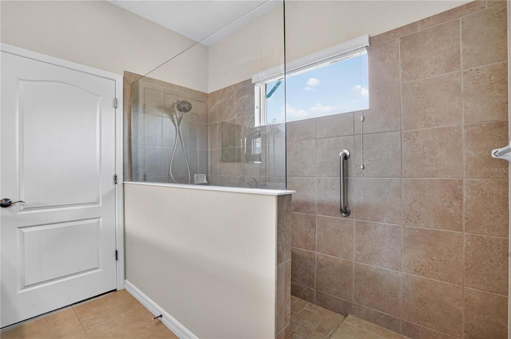 En Venta: $349,900 (3 camas, 2 baños, 1744 Pies cuadrados)