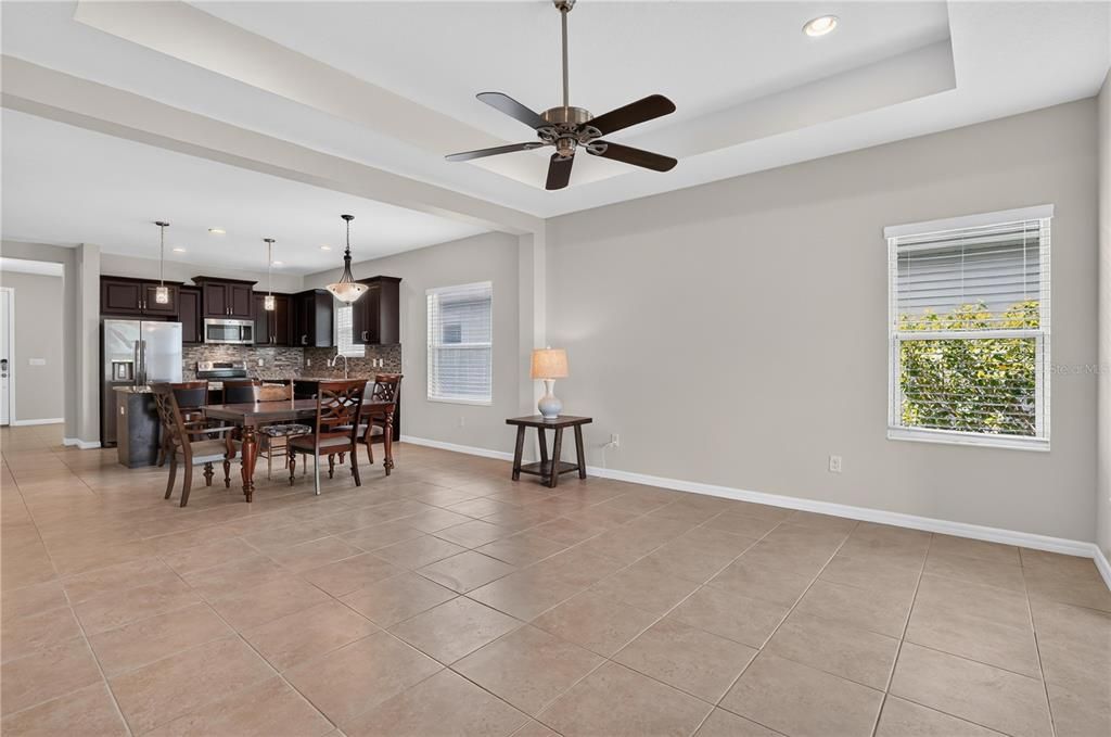 En Venta: $349,900 (3 camas, 2 baños, 1744 Pies cuadrados)