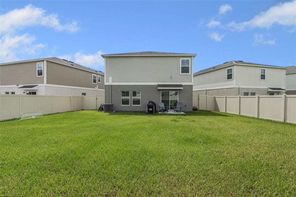 For Sale: $465,000 (5 beds, 3 baths, 2453 Square Feet)