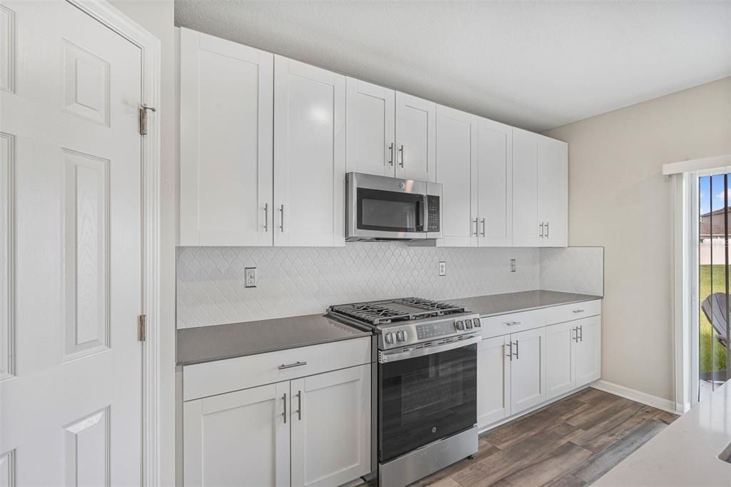 For Sale: $465,000 (5 beds, 3 baths, 2453 Square Feet)