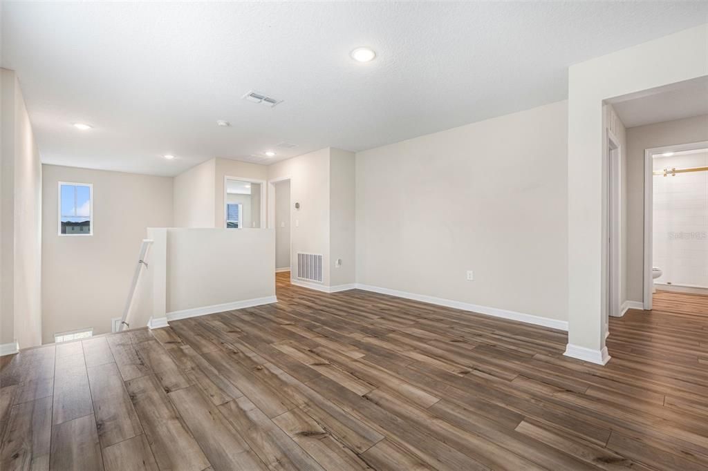 For Sale: $465,000 (5 beds, 3 baths, 2453 Square Feet)