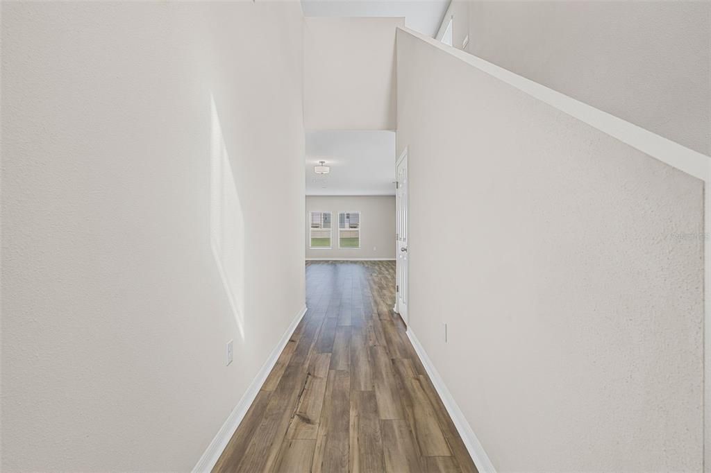 For Sale: $465,000 (5 beds, 3 baths, 2453 Square Feet)