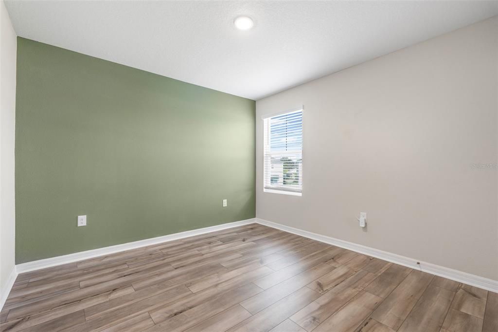 For Sale: $465,000 (5 beds, 3 baths, 2453 Square Feet)