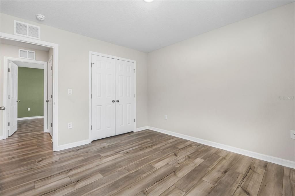 For Sale: $465,000 (5 beds, 3 baths, 2453 Square Feet)