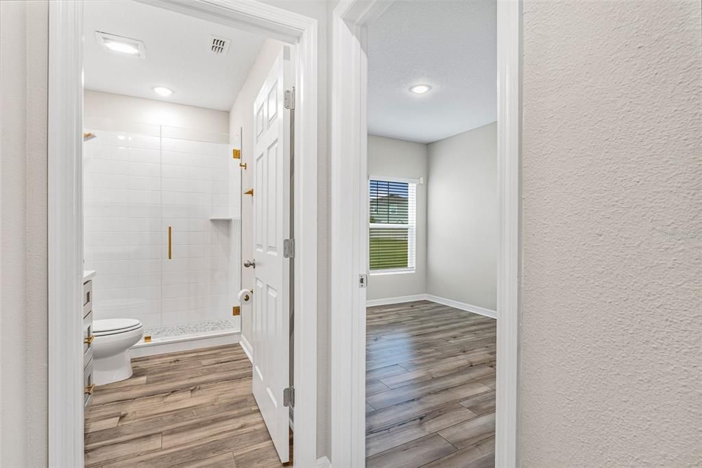 For Sale: $465,000 (5 beds, 3 baths, 2453 Square Feet)