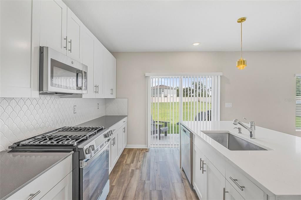 For Sale: $465,000 (5 beds, 3 baths, 2453 Square Feet)