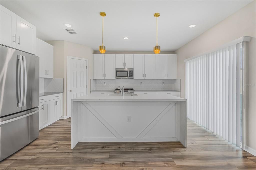 For Sale: $465,000 (5 beds, 3 baths, 2453 Square Feet)