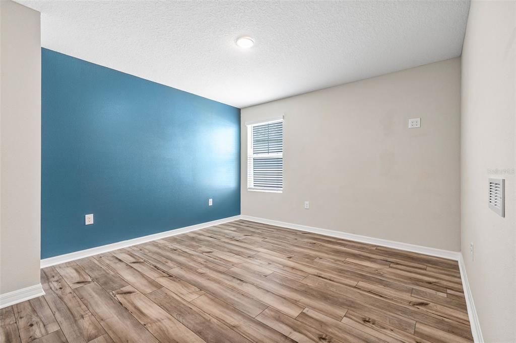 For Sale: $465,000 (5 beds, 3 baths, 2453 Square Feet)