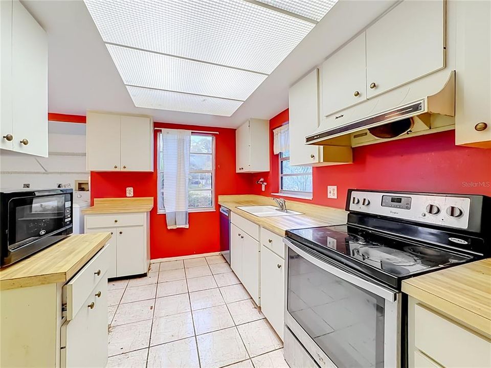 На продажу: $149,900 (2 спален, 2 ванн, 1250 Квадратных фут)