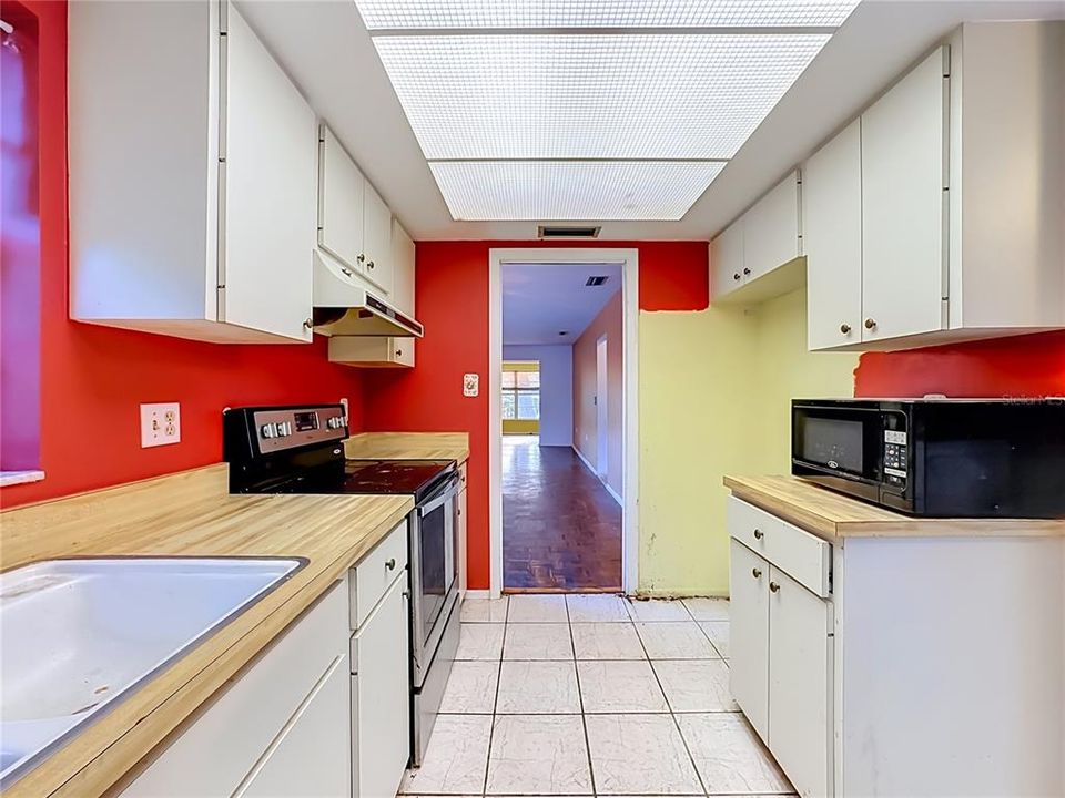 На продажу: $149,900 (2 спален, 2 ванн, 1250 Квадратных фут)