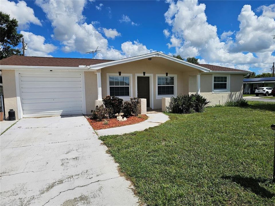 For Rent: $1,650 (2 beds, 1 baths, 1150 Square Feet)