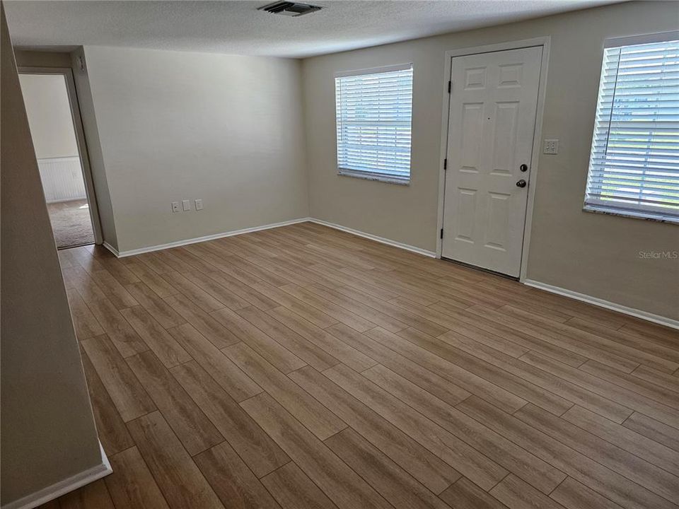 For Rent: $1,650 (2 beds, 1 baths, 1150 Square Feet)