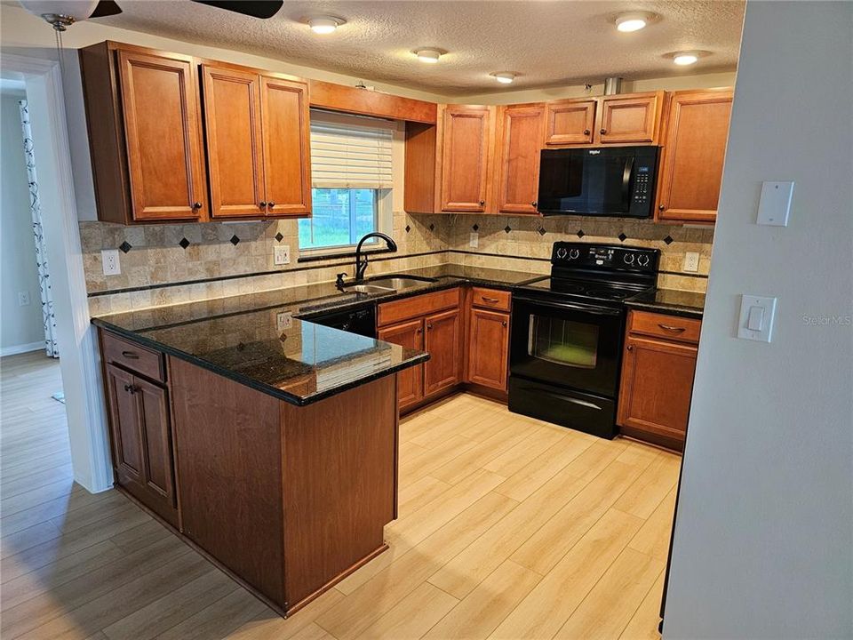 For Rent: $1,650 (2 beds, 1 baths, 1150 Square Feet)