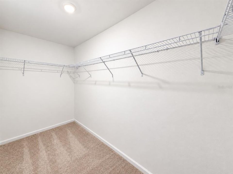 For Rent: $2,100 (4 beds, 2 baths, 1880 Square Feet)