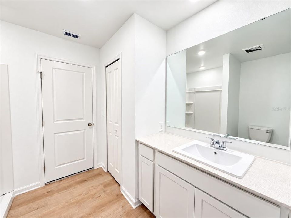 For Rent: $2,100 (4 beds, 2 baths, 1880 Square Feet)