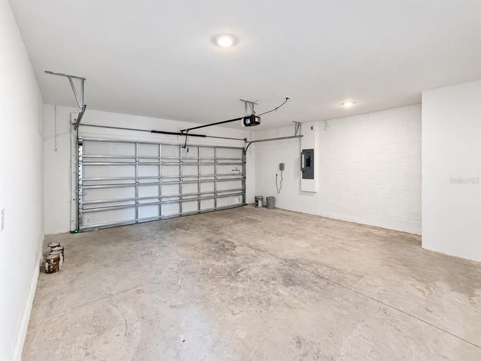 For Rent: $2,100 (4 beds, 2 baths, 1880 Square Feet)