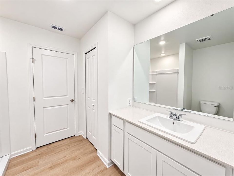 For Rent: $2,100 (4 beds, 2 baths, 1880 Square Feet)