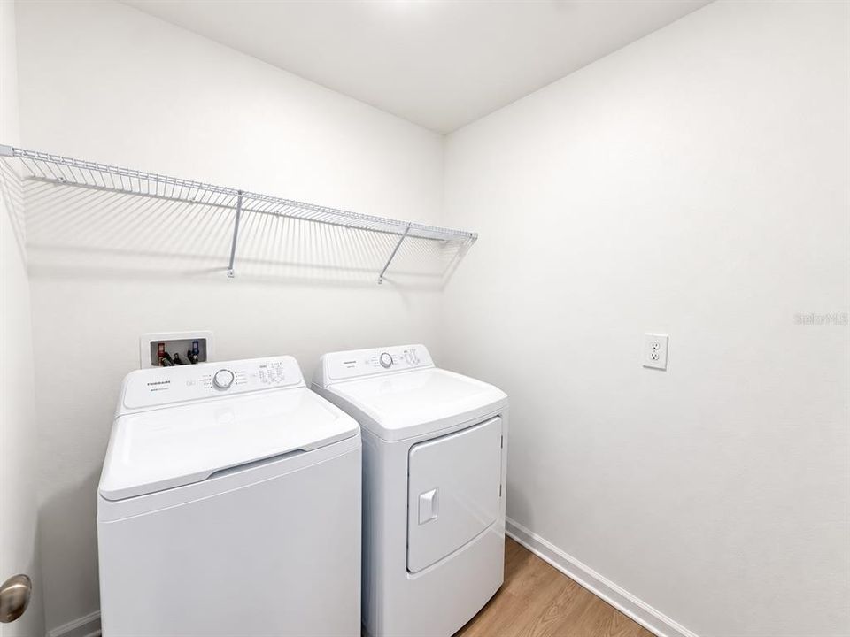 For Rent: $2,100 (4 beds, 2 baths, 1880 Square Feet)
