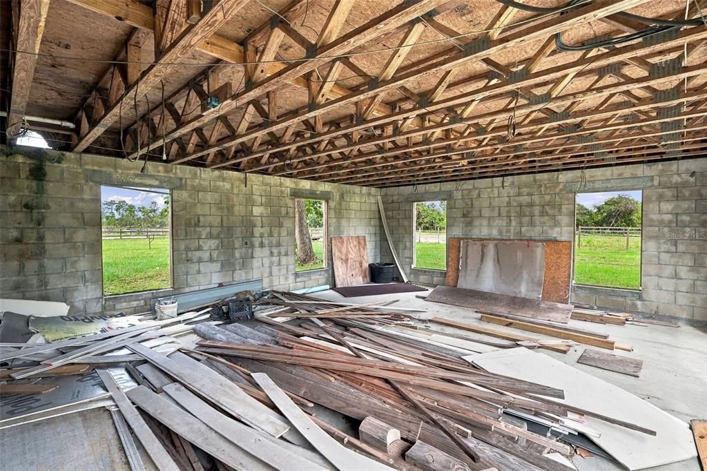 На продажу: $650,000 (7 спален, 3 ванн, 5033 Квадратных фут)
