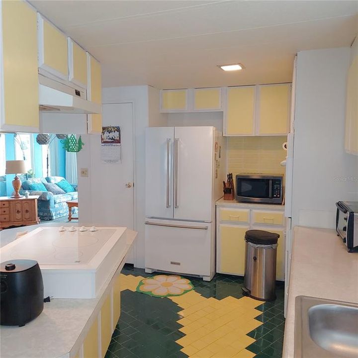For Sale: $310,000 (2 beds, 2 baths, 1368 Square Feet)