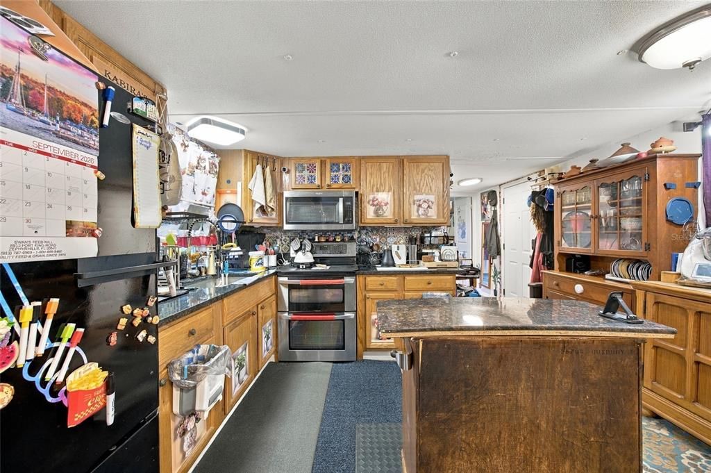 На продажу: $279,900 (3 спален, 1 ванн, 1028 Квадратных фут)