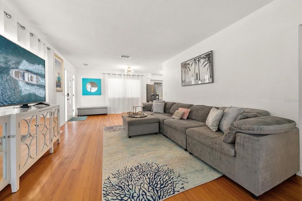 En Venta: $675,000 (3 camas, 2 baños, 1495 Pies cuadrados)