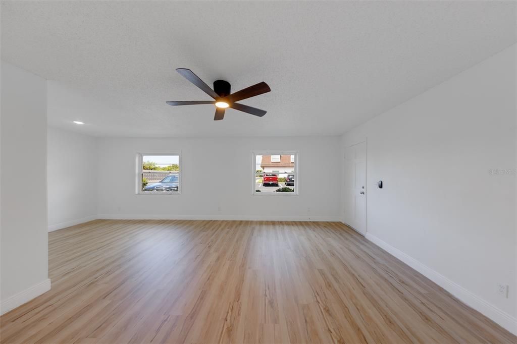 For Rent: $1,500 (2 beds, 1 baths, 960 Square Feet)
