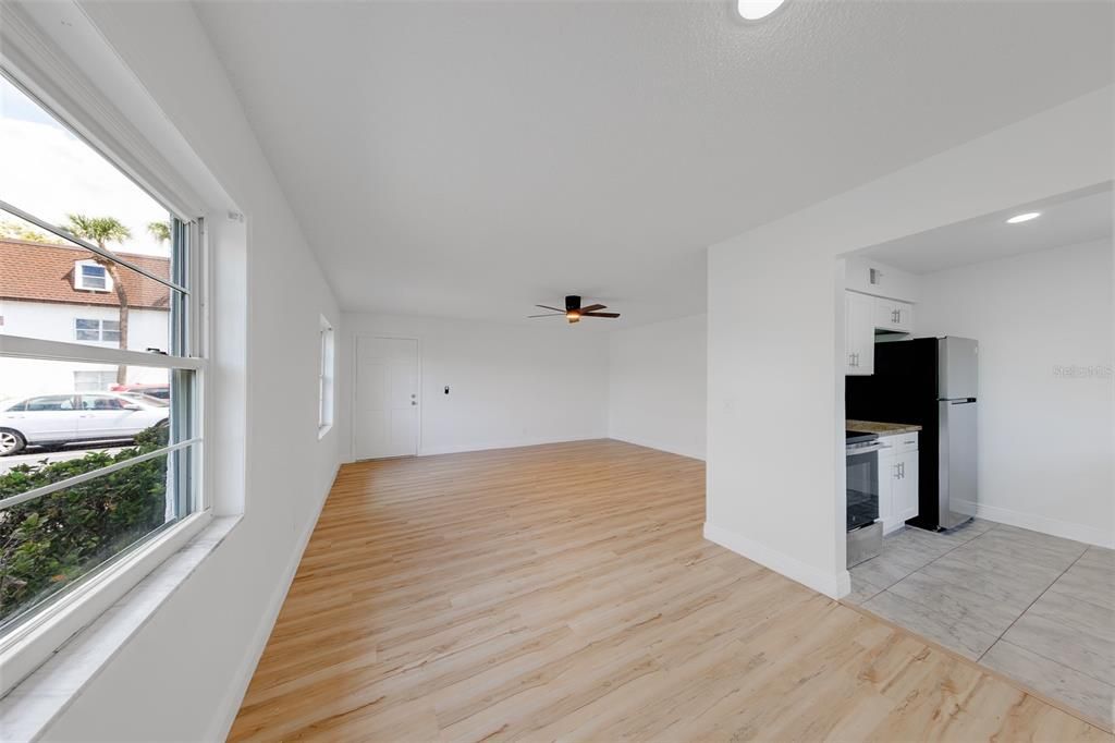 For Rent: $1,500 (2 beds, 1 baths, 960 Square Feet)